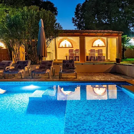 My Dalmatia - Blanka With Private Infinity Pool Kakma