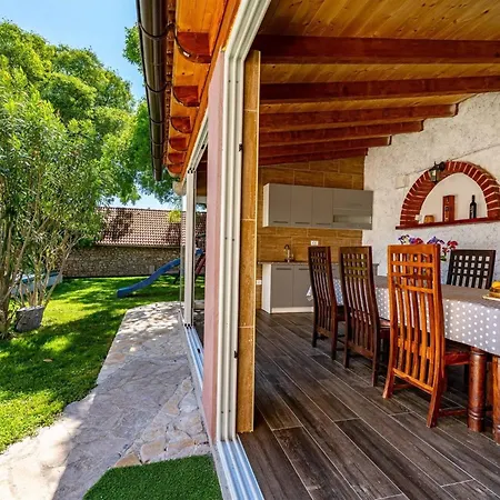 Casa de Férias My Dalmatia - Blanka With Private Infinity Pool