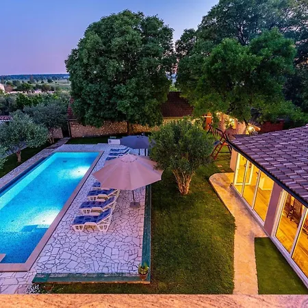 My Dalmatia - Blanka With Private Infinity Pool Kakma