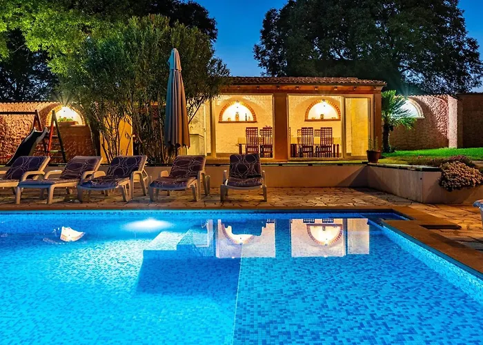 My Dalmatia - Blanka With Private Infinity Pool Kakma